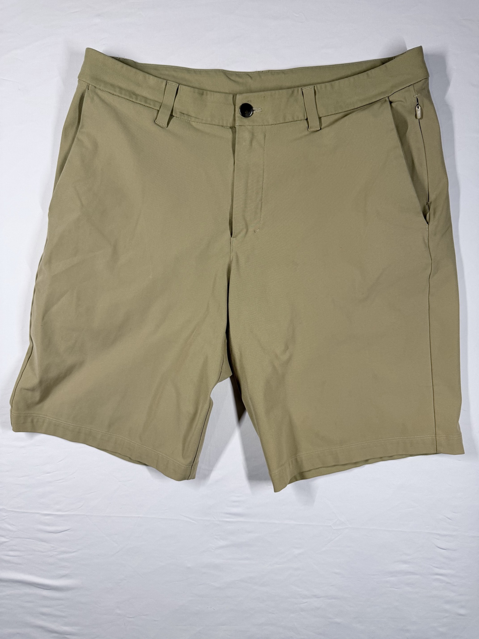 Lululemon Men's Khaki Chino Shorts Size 33